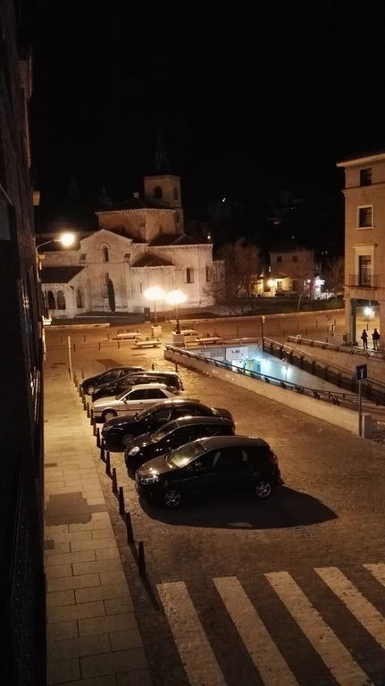 セゴビアEl Balconcito De San Millanアパートメント エクステリア 写真
