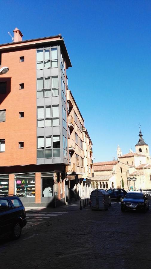 セゴビアEl Balconcito De San Millanアパートメント エクステリア 写真